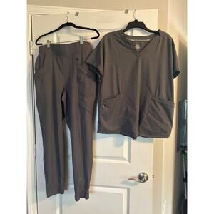 EUC Climate Right by CuddlDuds Gray Scrub Set Top/Pants Sizes Top XL/Pants Large
